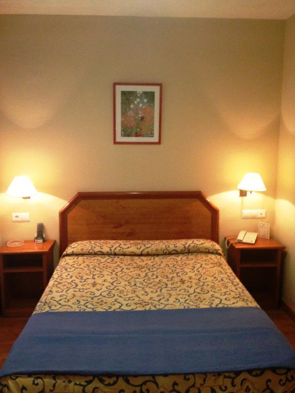 Single Room Petite