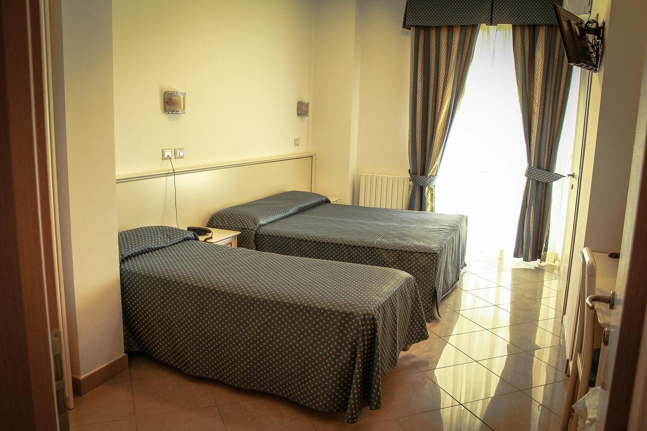 Double Room,640241952:JPEG