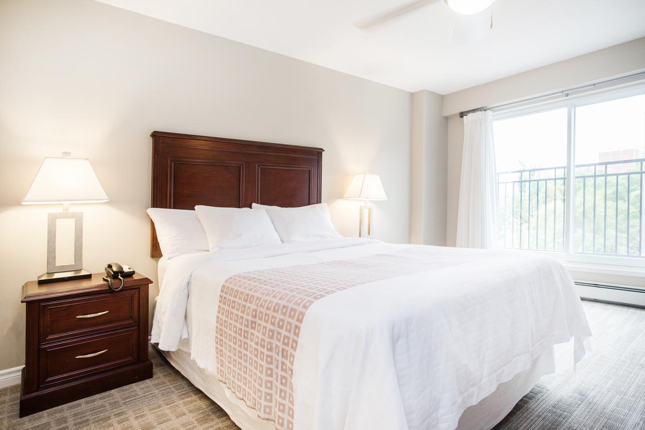 One-Bedroom with King, Separate Office Suite
