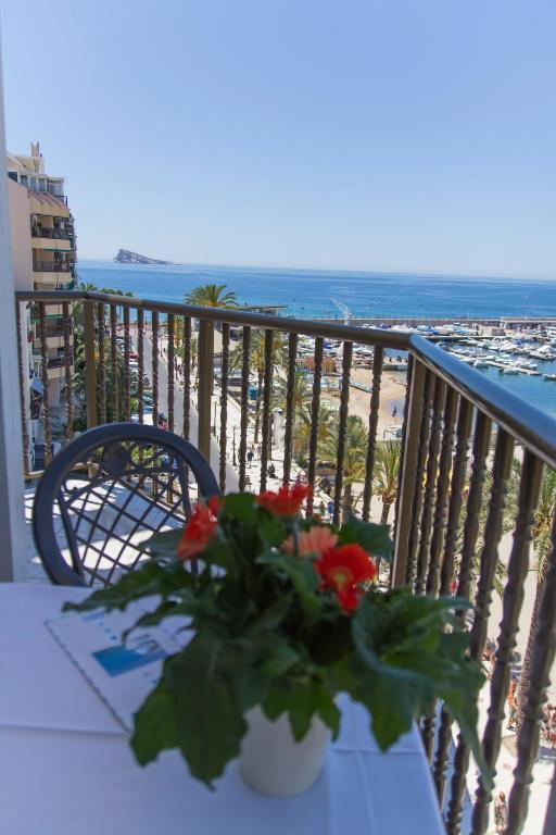 Double or Twin Room Sea View