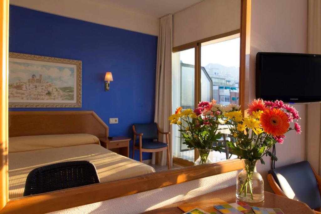 Double or Twin Room Sea View