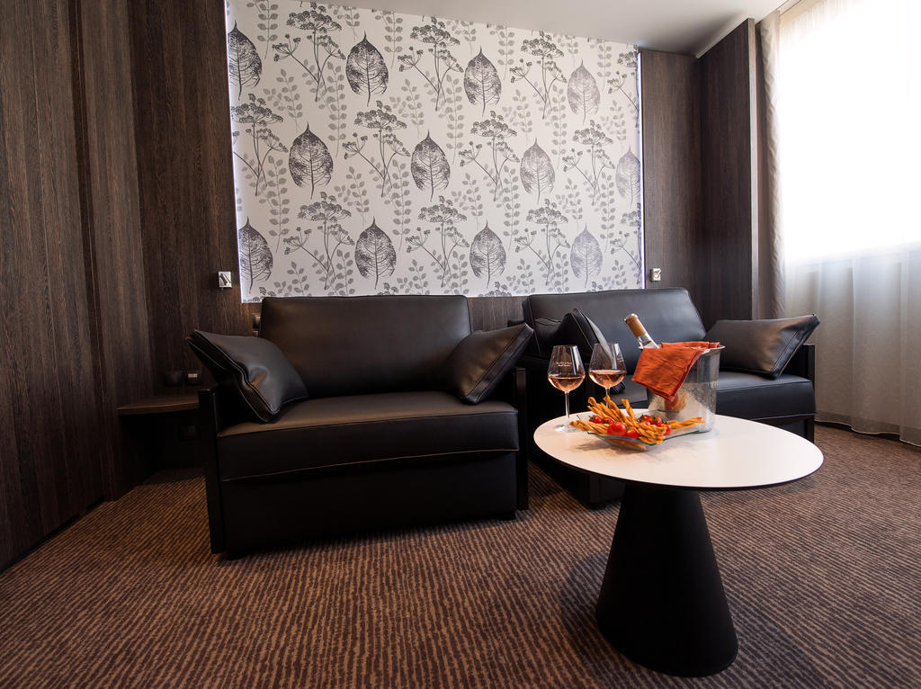 Executive Family Room with Twin Beds