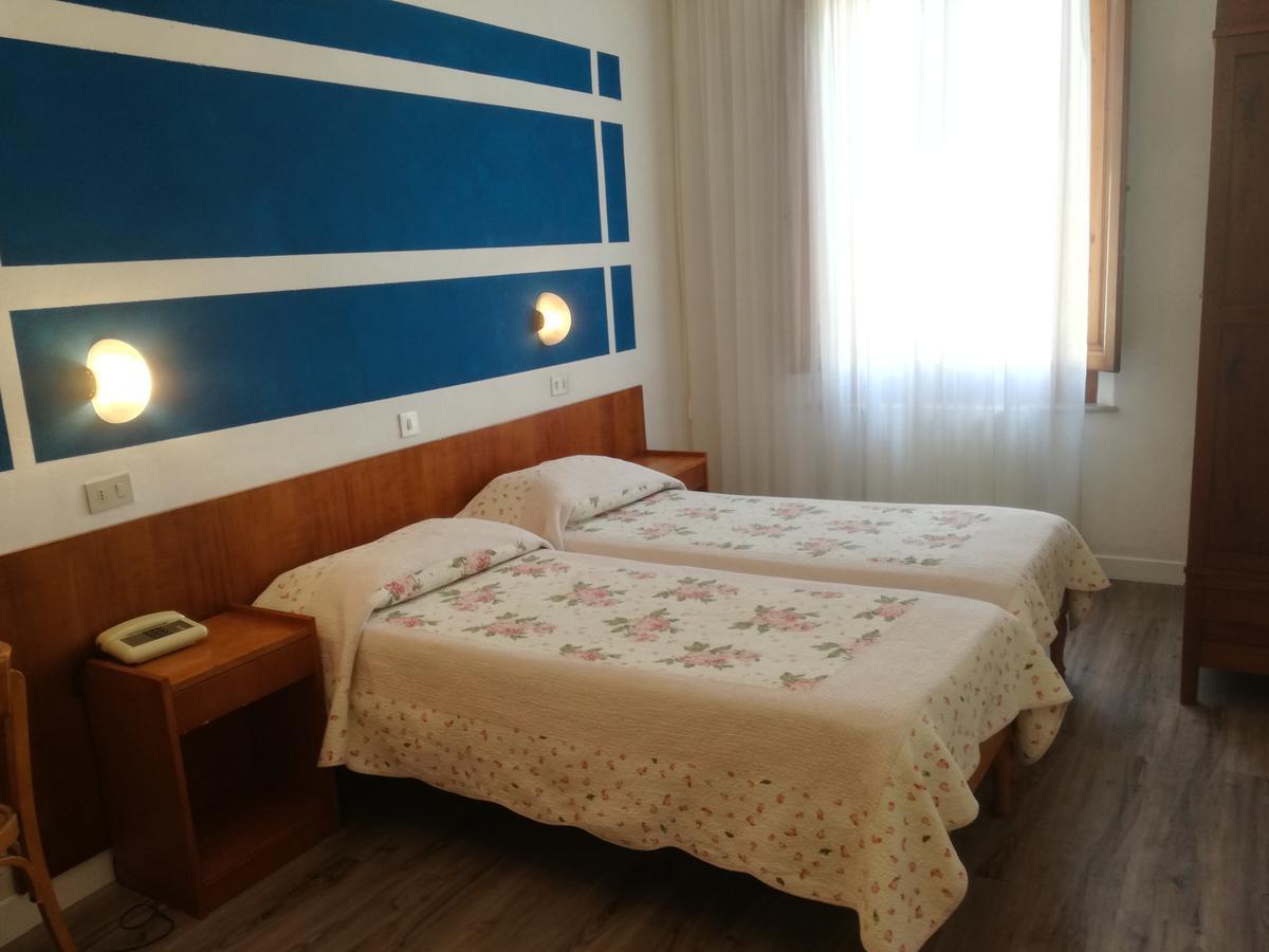 Double or Twin Room,643416531:JPEG