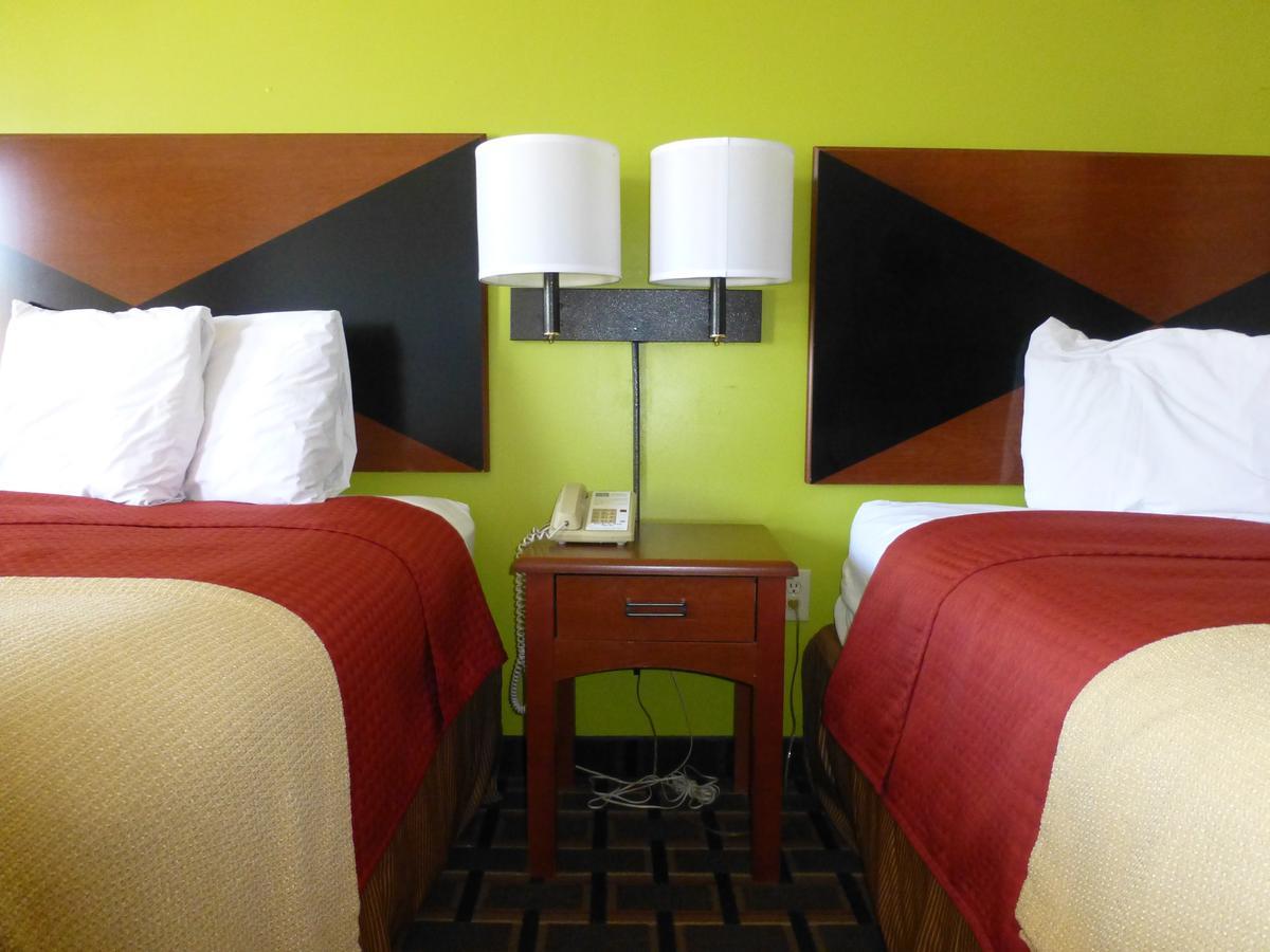 Queen Room Two Queen Beds Non-Smoking