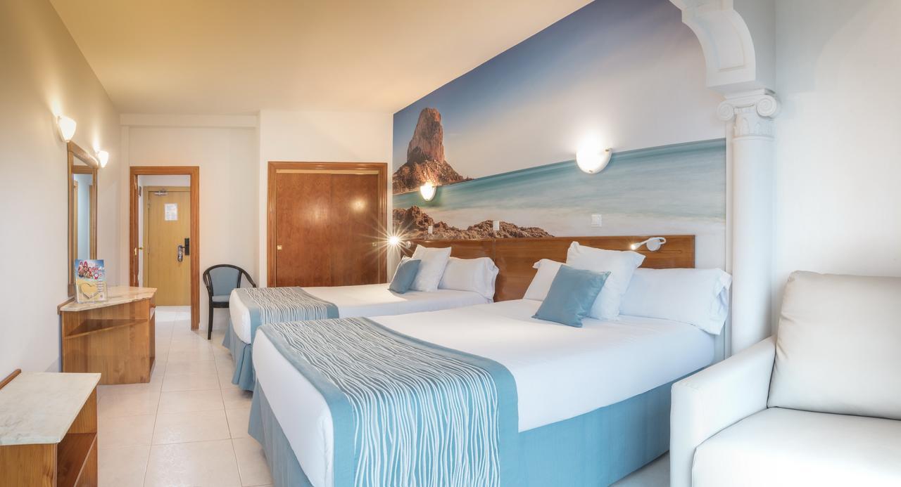 Quarto Duplo Standard com Vista Parque (3 Adultos + 1 Criança)