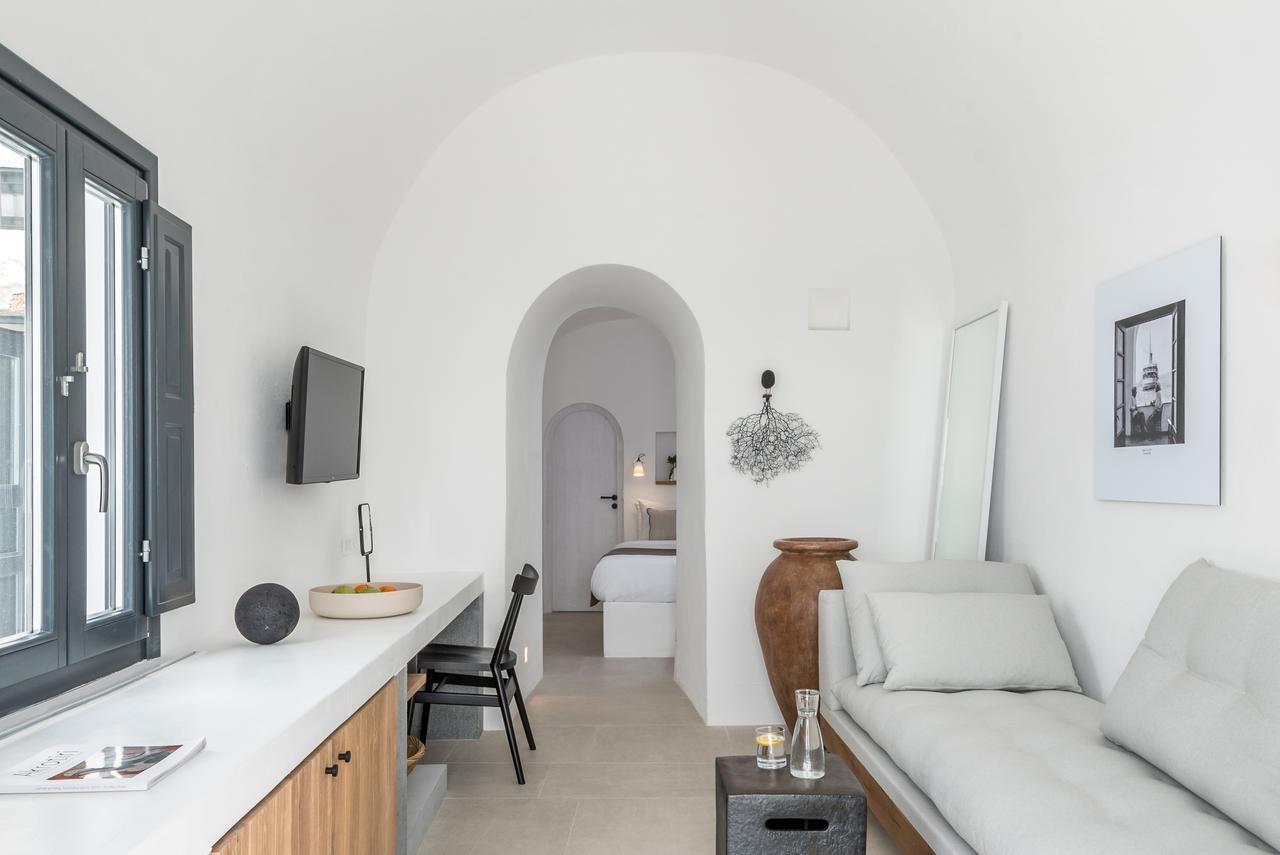 Traditional Apartment with Caldera View (2 Adults)