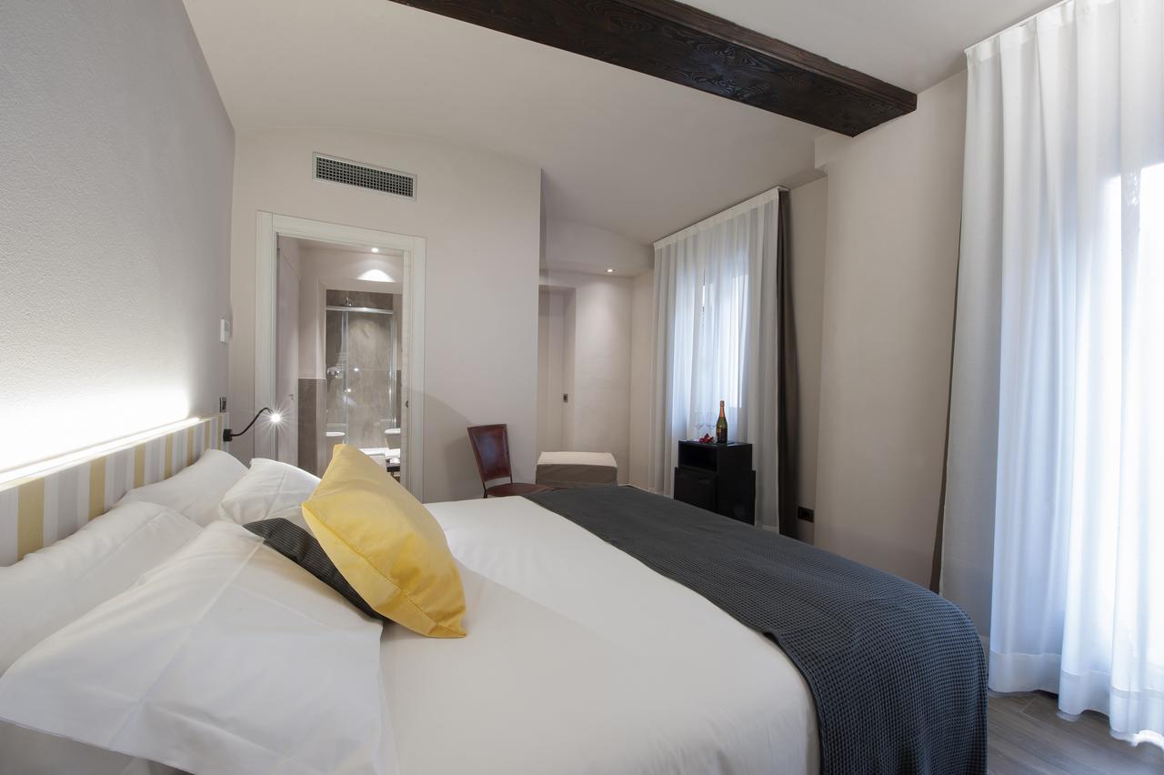 Doppel-/Zweibettzimmer mit eigenem Bad