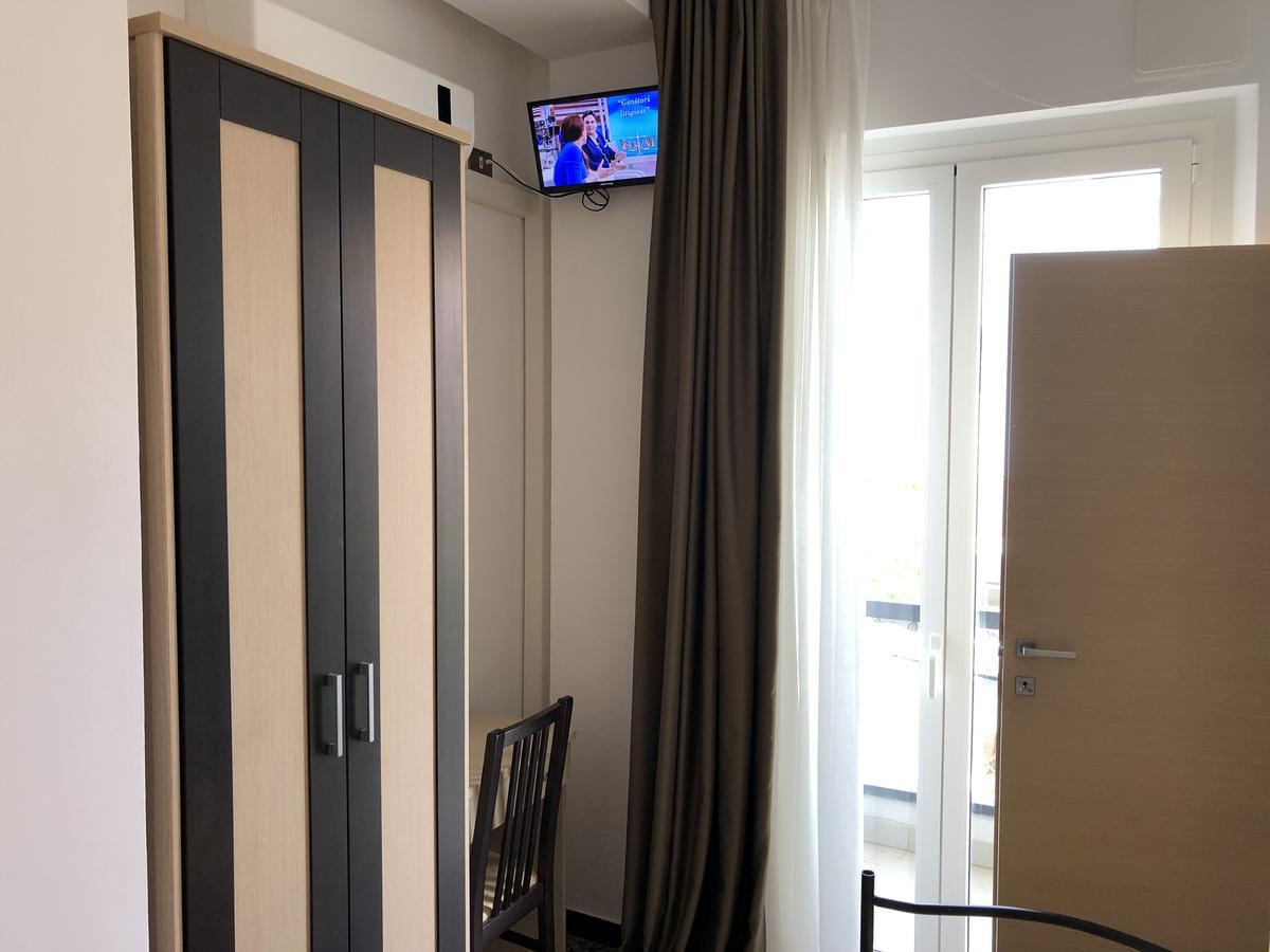 Single Room Balcony