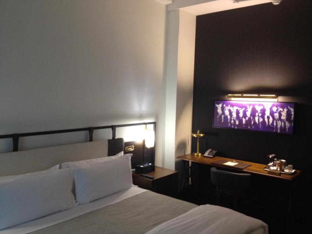 Studio Queen Room