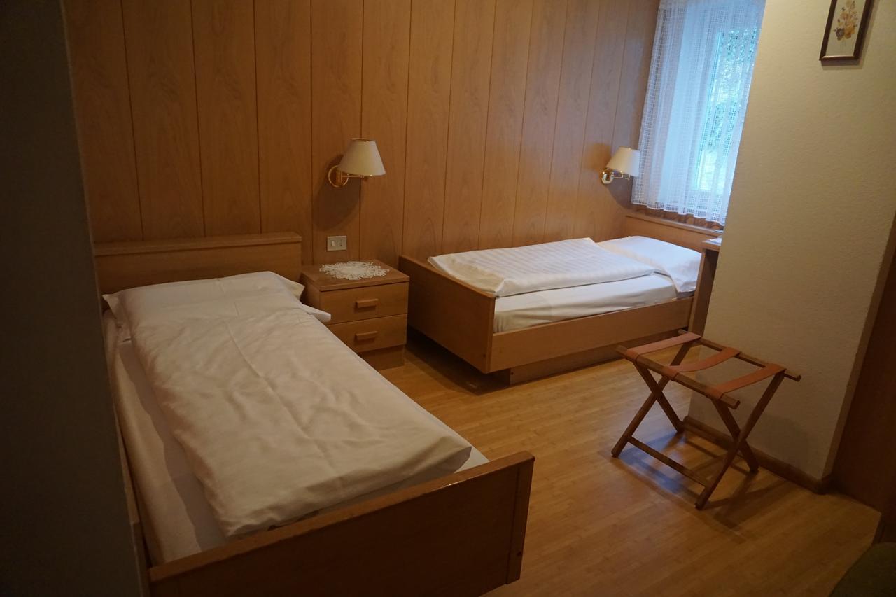 Twin Room,646723812:JPEG