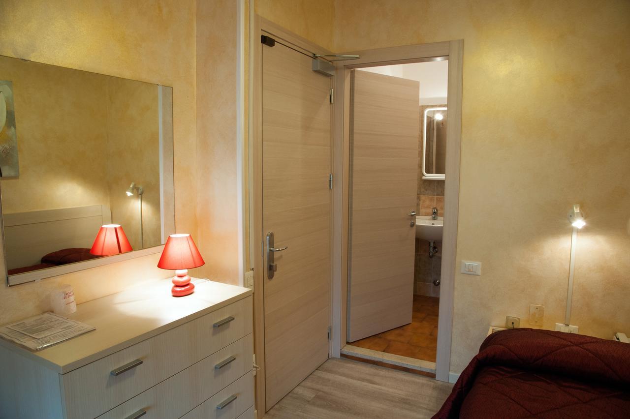 Single Room,647917188:JPEG