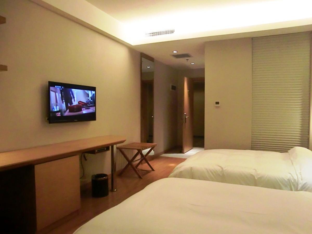 Quarto Duplo com Vista Jardim