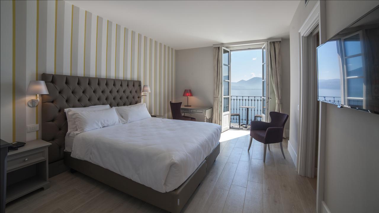 Double or Twin Room with Lake View