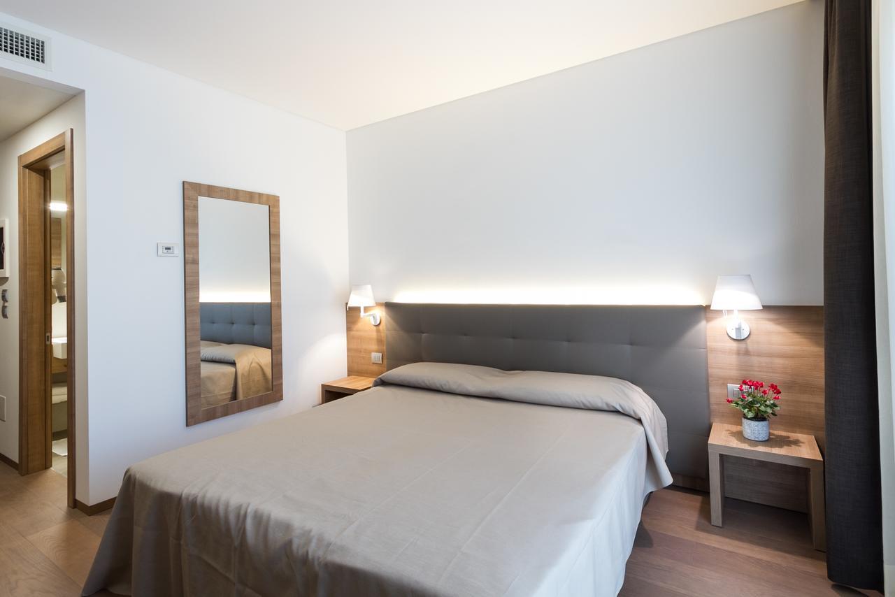 Classic Triple Room,649195302:JPEG