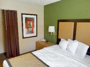 One Bedroom Suite 1 Queen Bed Non-Smoking