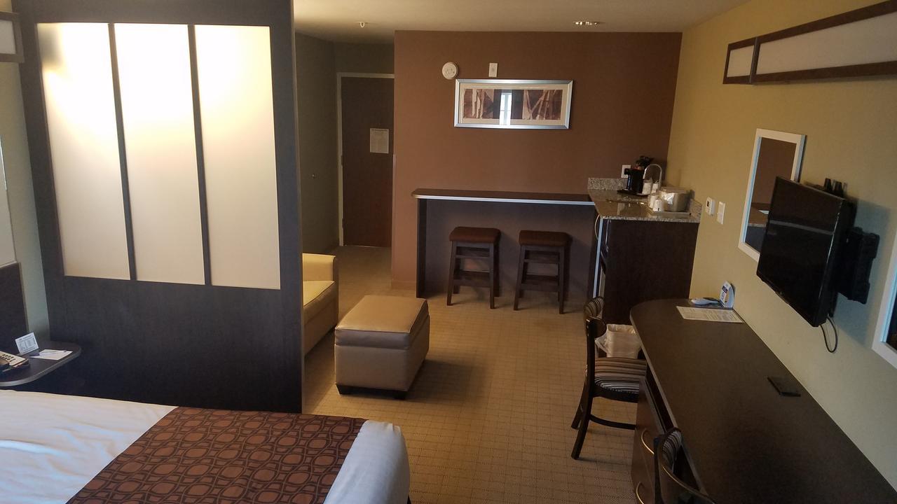 Queen Studio Suite Non-Smoking