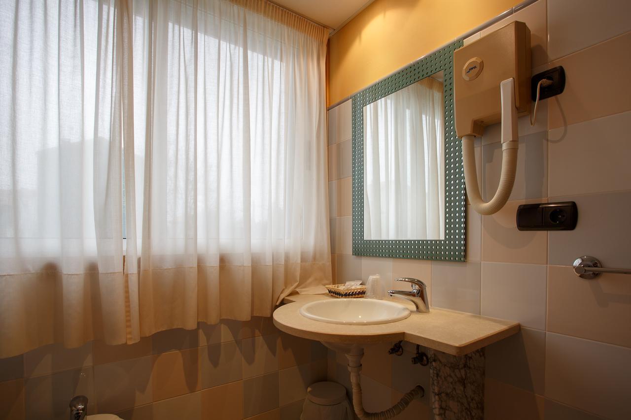 Triple Room,653039799:JPEG