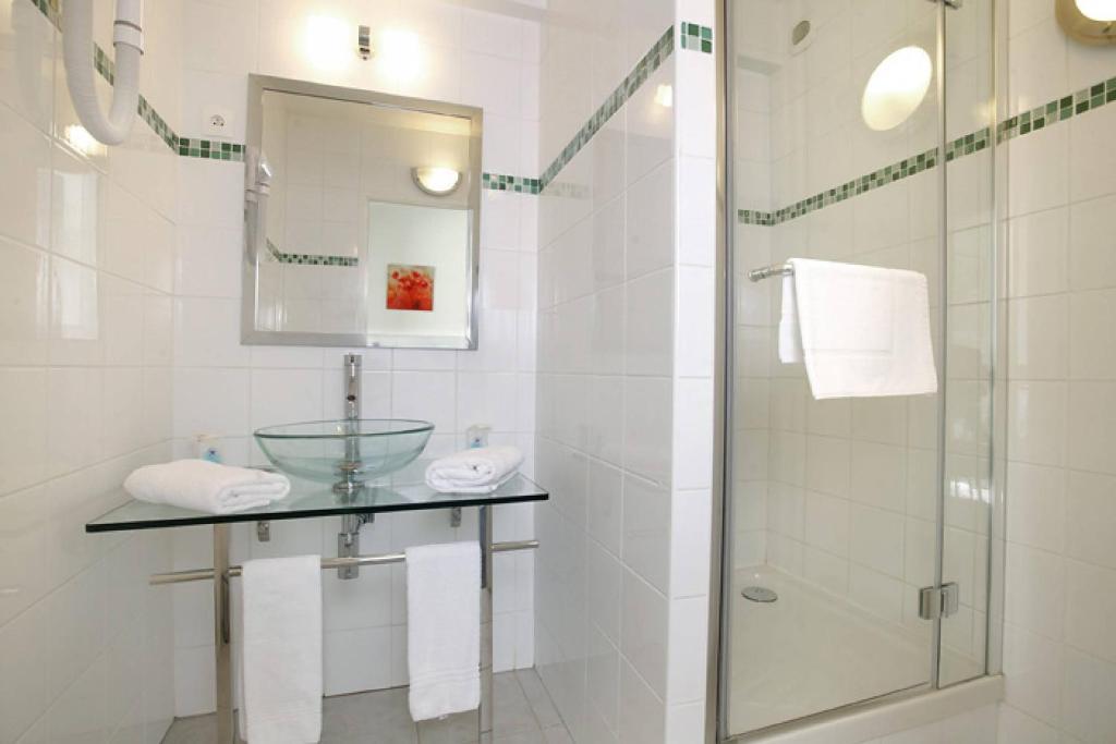 Chambre Triple (1 Lit Double et 1 Lit Simple)