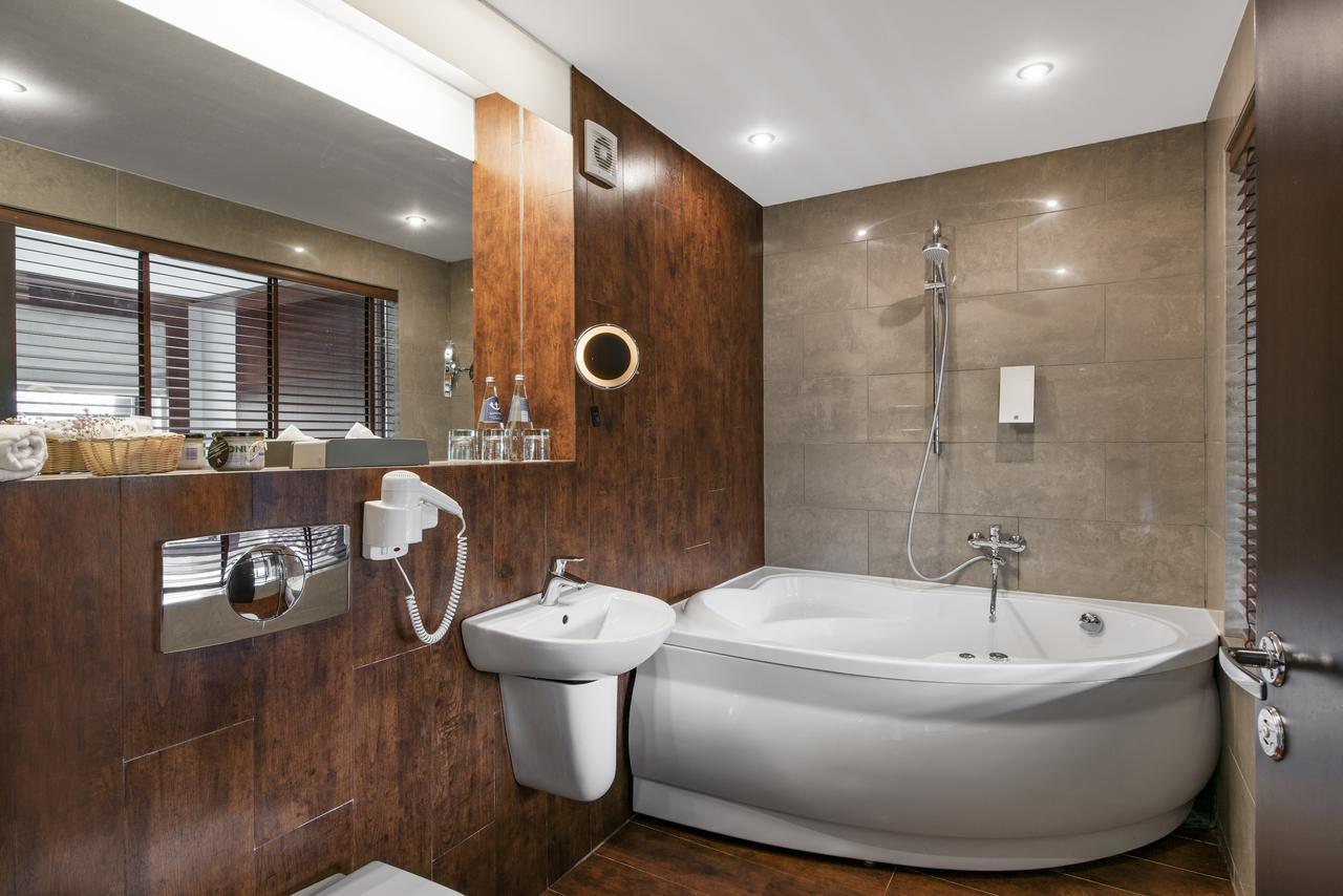 Standard Double Room with Spa Bath