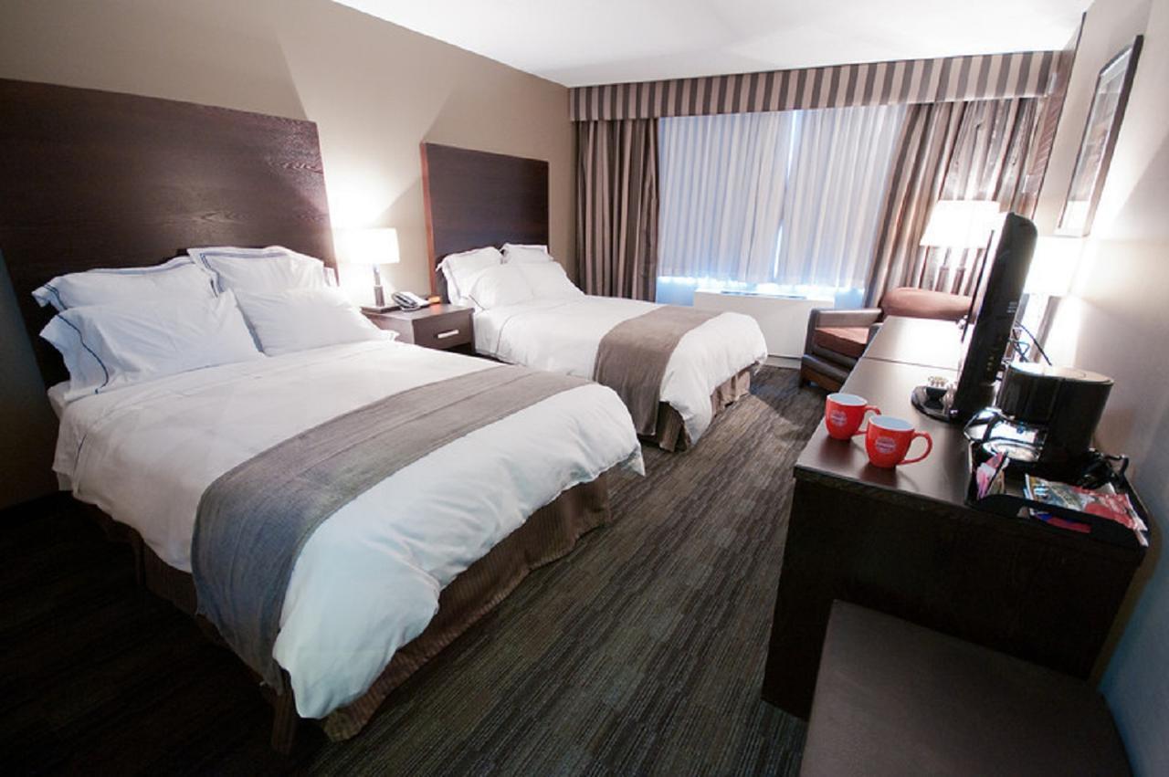 Double Room with Two Double Beds - Non-Smoking