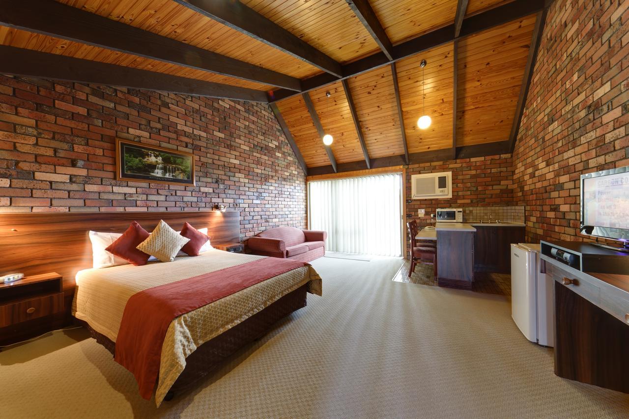 Standard Queen Room