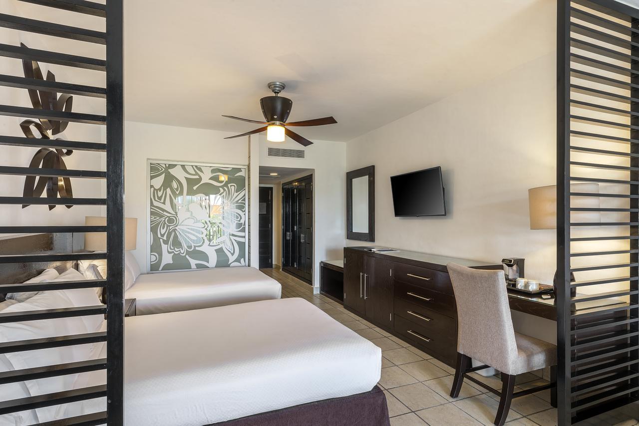 Junior Suite Waterpark Side Ocean View