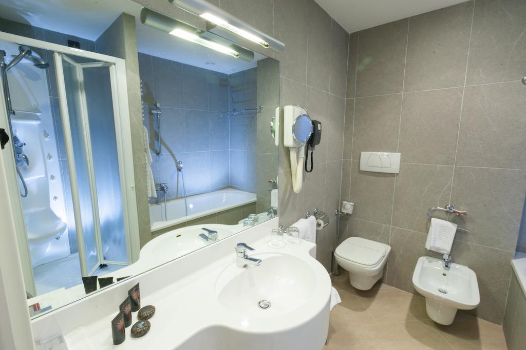 Superior Double or Twin Room,322794292:JPEG