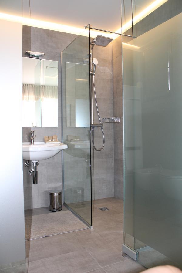 Single Room,1558264780:JPEG