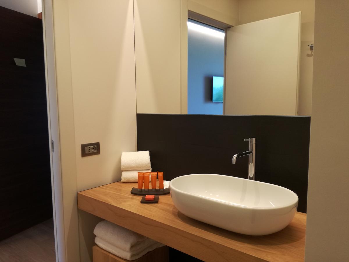 Deluxe Room,665583600:JPEG