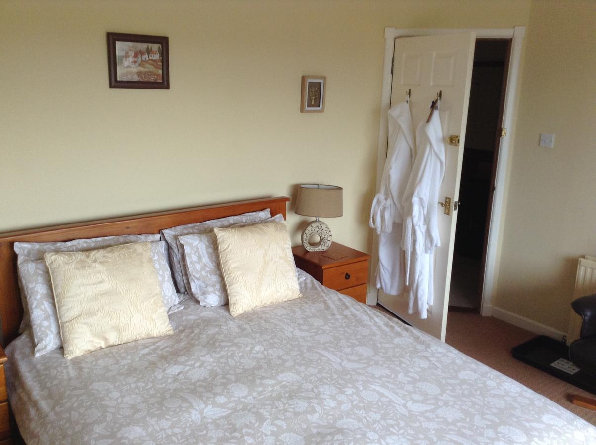 King Room with Roll-In Shower - Disability Access