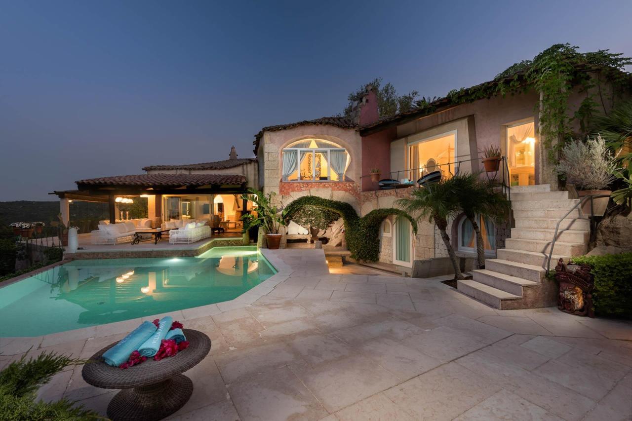 King Suite Pool View