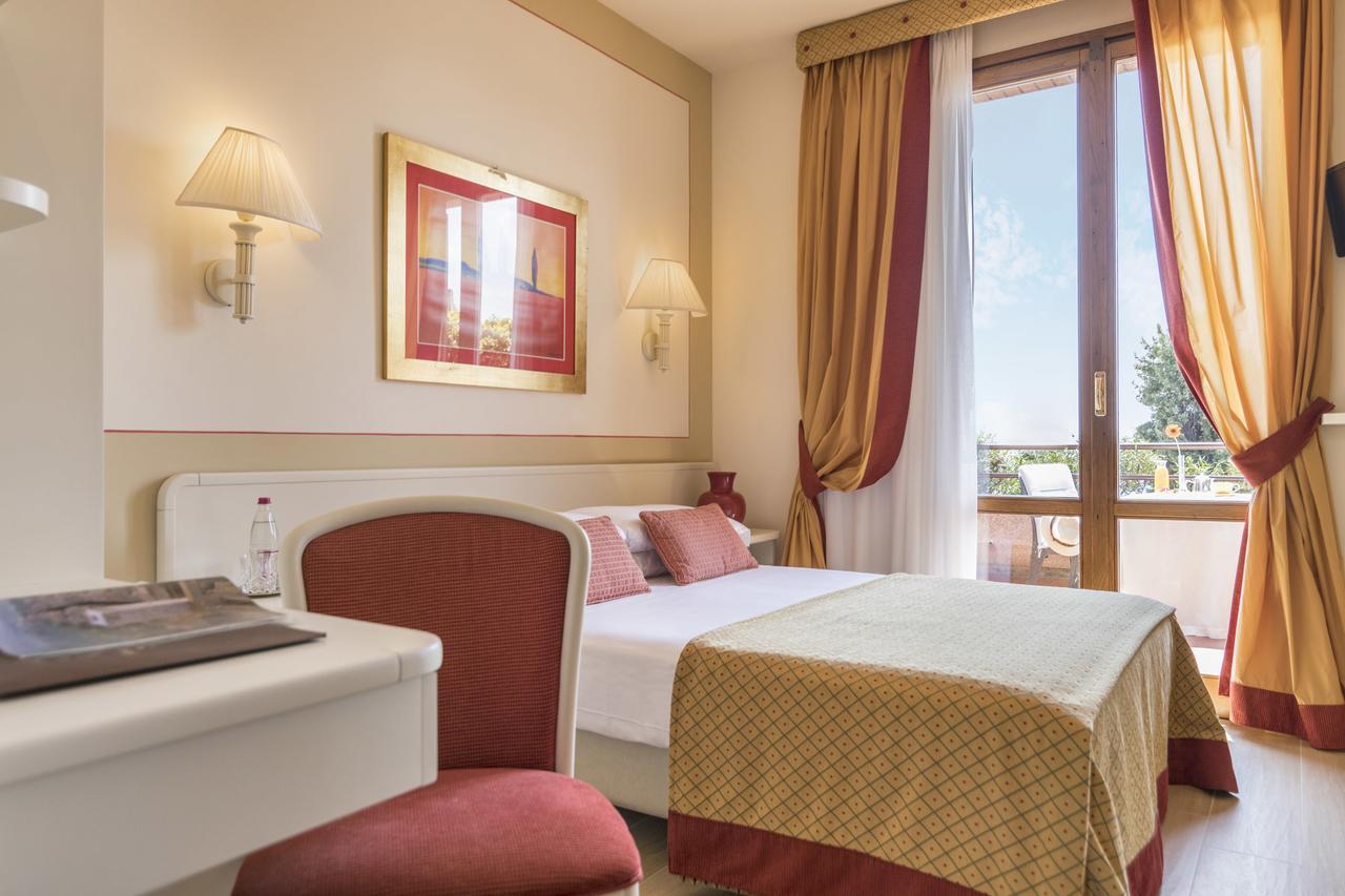 Doppelzimmer mit Balkon