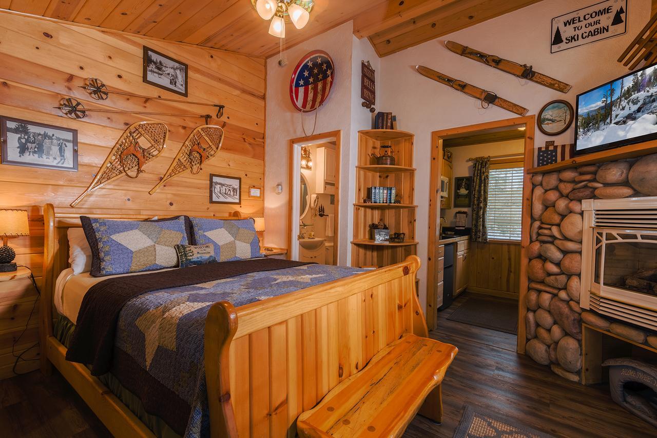 Queen Room Optional Twin Bed Snow Shoe