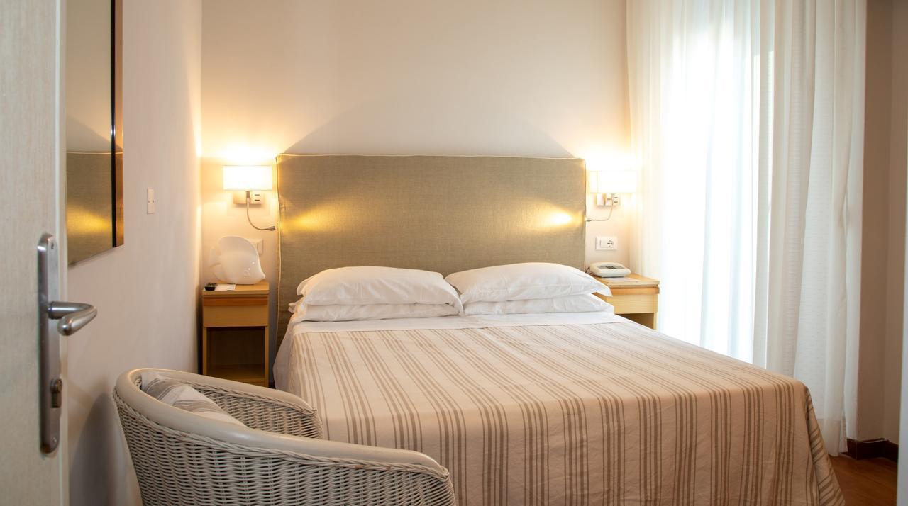 Double or Twin Room Partial Sea View