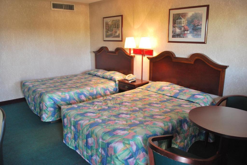 Standard Queen Room with Two Queen Beds
