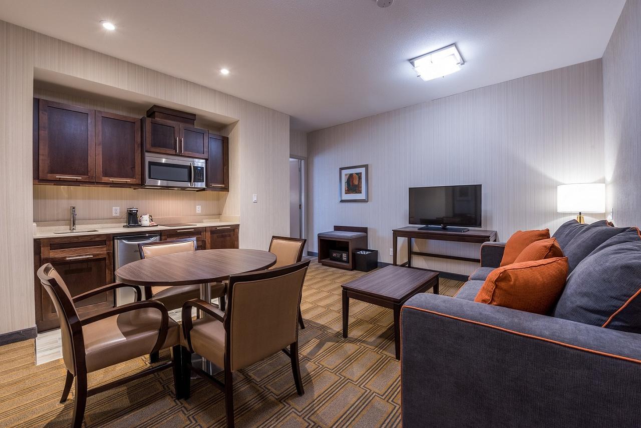 Two-Bedroom Suite