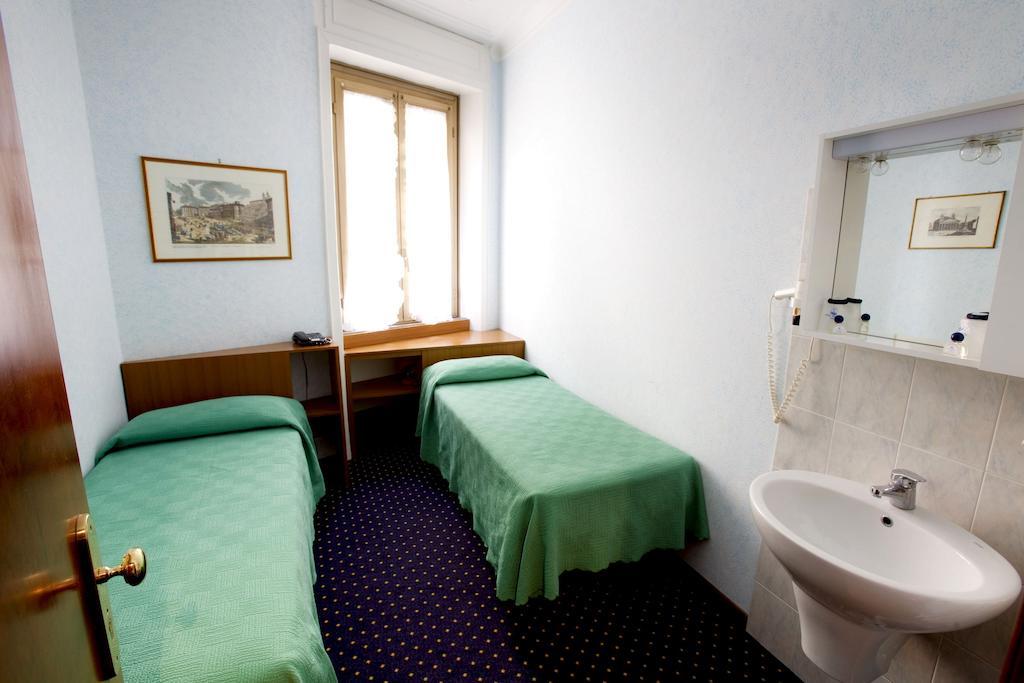 Twin Room Private External Bathroom