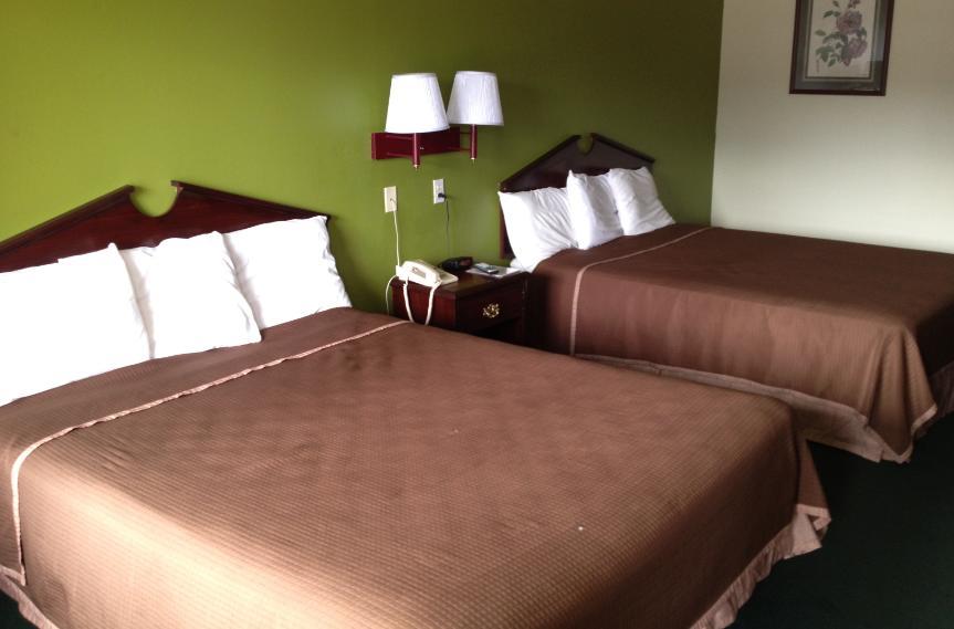 Queen Room Two Queen Beds Non-Smoking