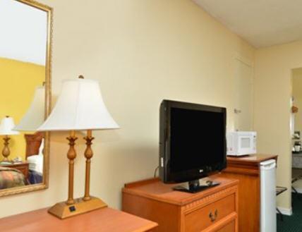 Queen Room Two Queen Beds Non-Smoking