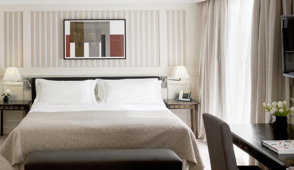 Deluxe Double or Twin Room Landmark View