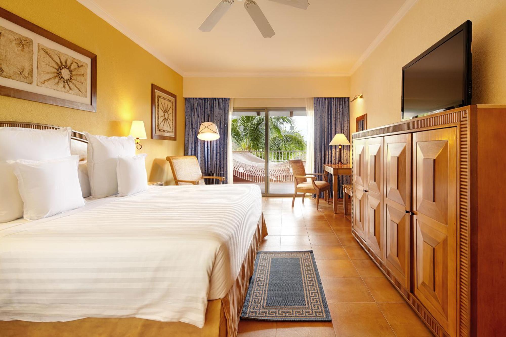 Suite Júnior (2 Adultos + 2 Crianças) - Frente ao Mar / Piso Premium