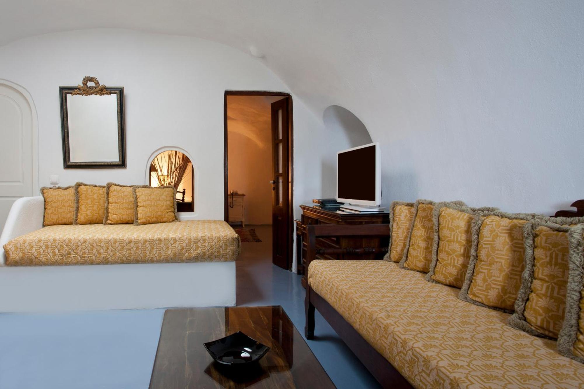 Luxury Cave Villa Hot Tub & Caldera View,973768882:JPEG