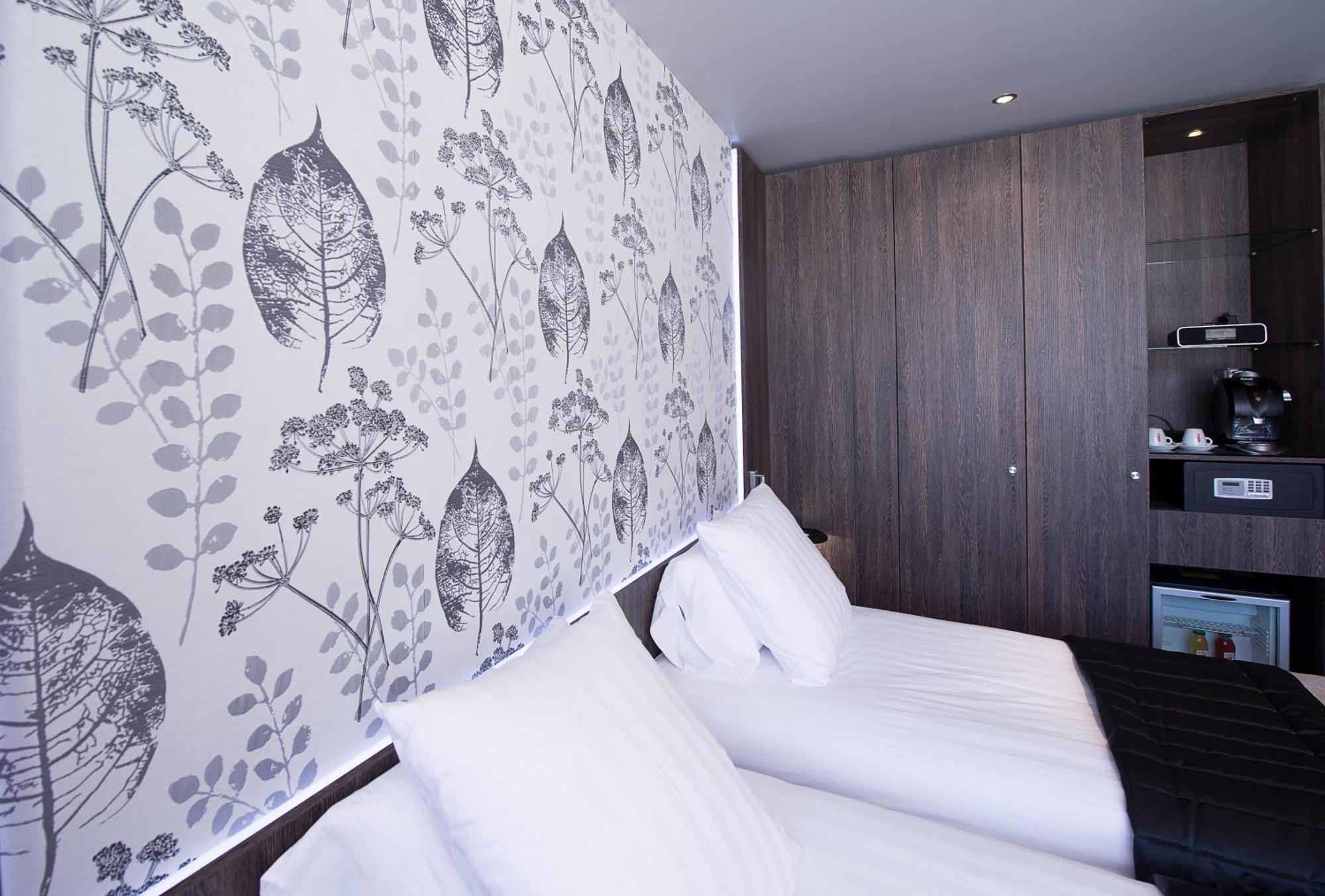 Superior Twin Room with City View