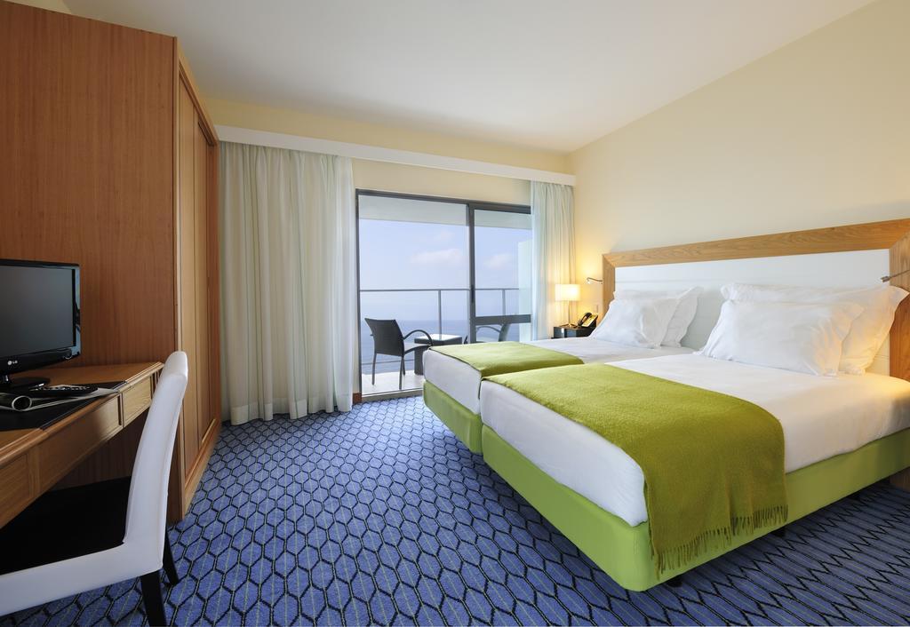 Quarto Twin com Vista Mar (2 Adultos + 1 Criança)