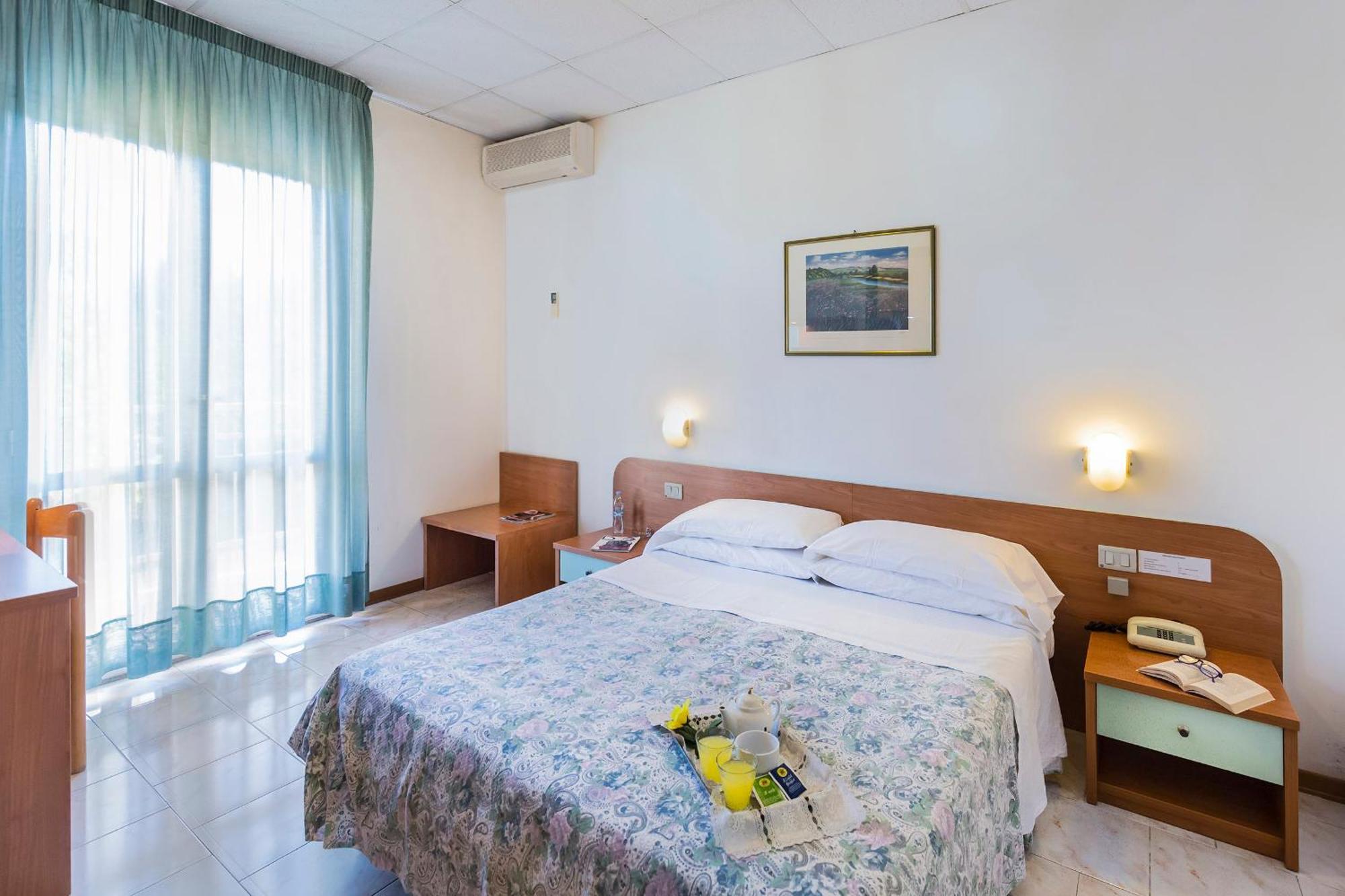 Double Room,682136460:JPEG