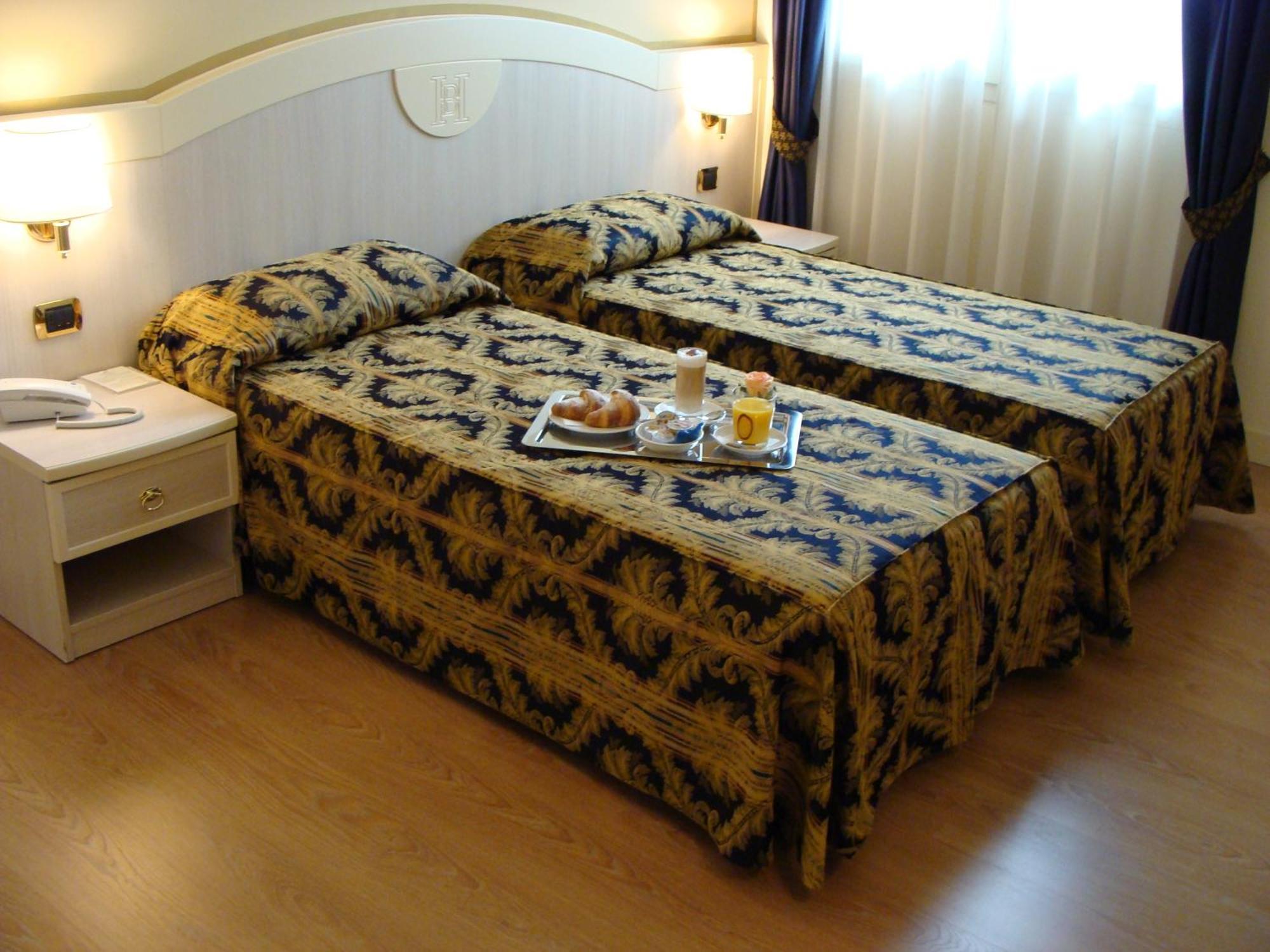 Twin Room,684162528:JPEG