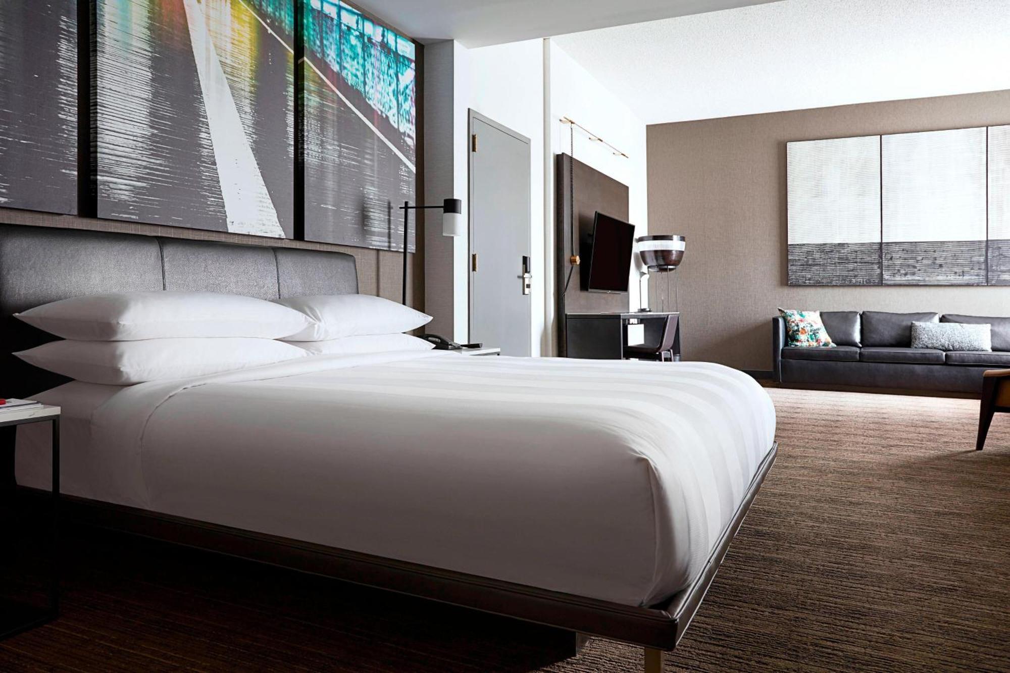 One-Bedroom King Suite