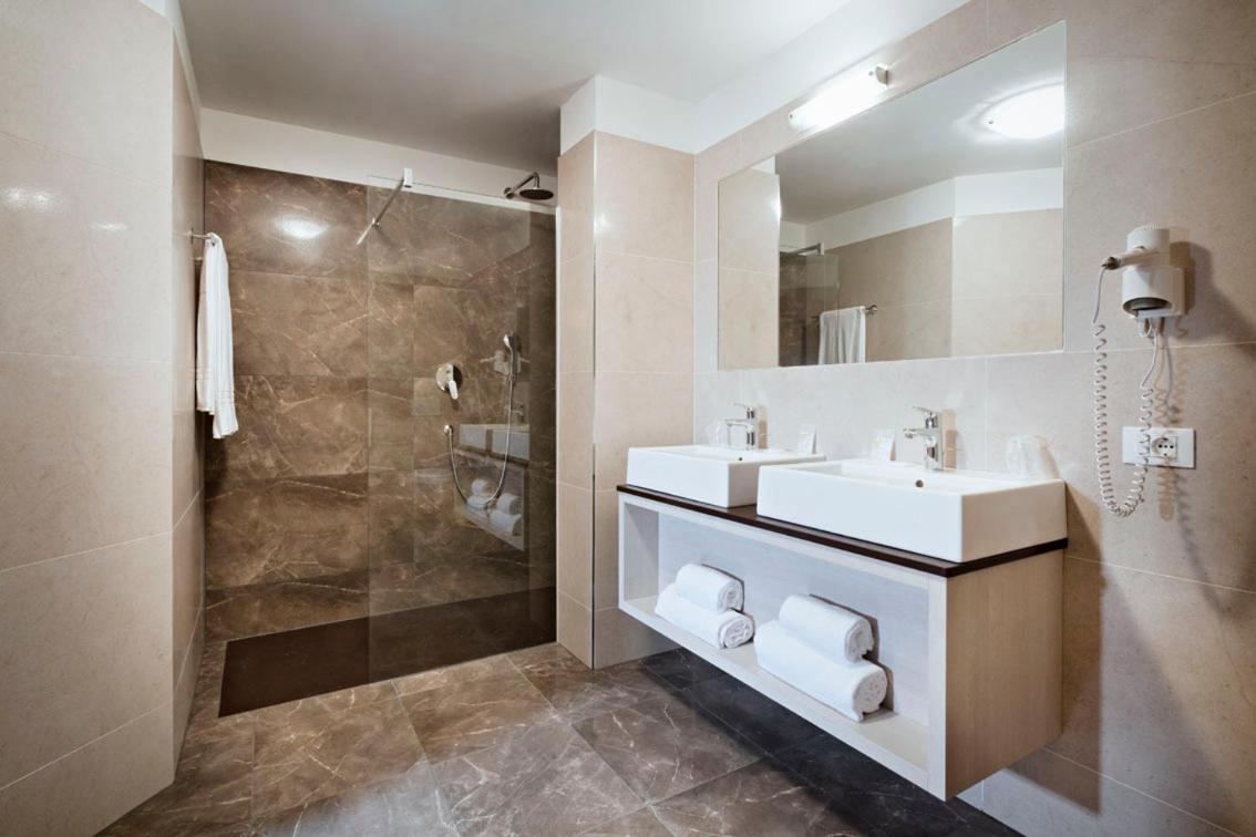 Deluxe Room,686940528:JPEG