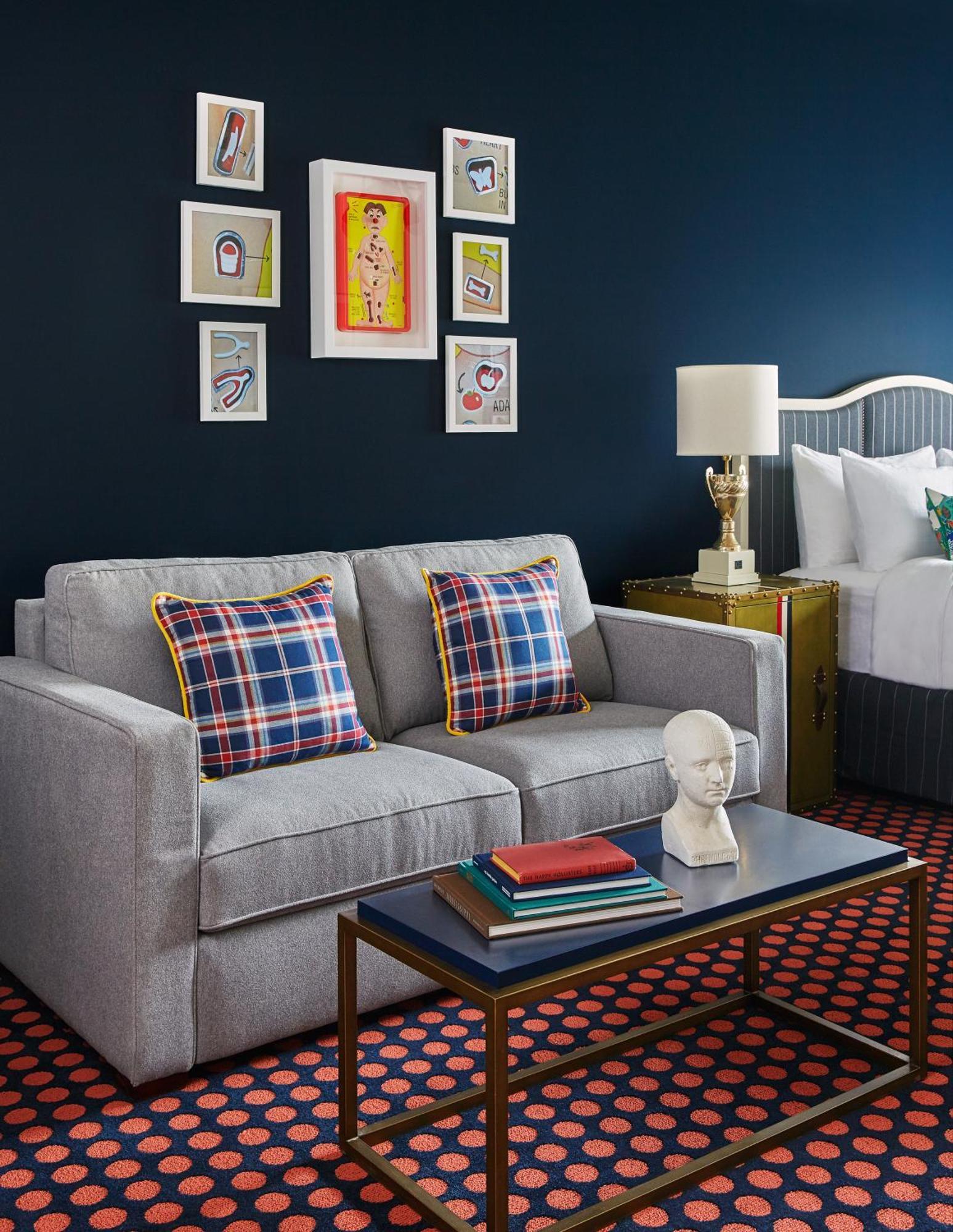 Graduate King Room Sofa Bed