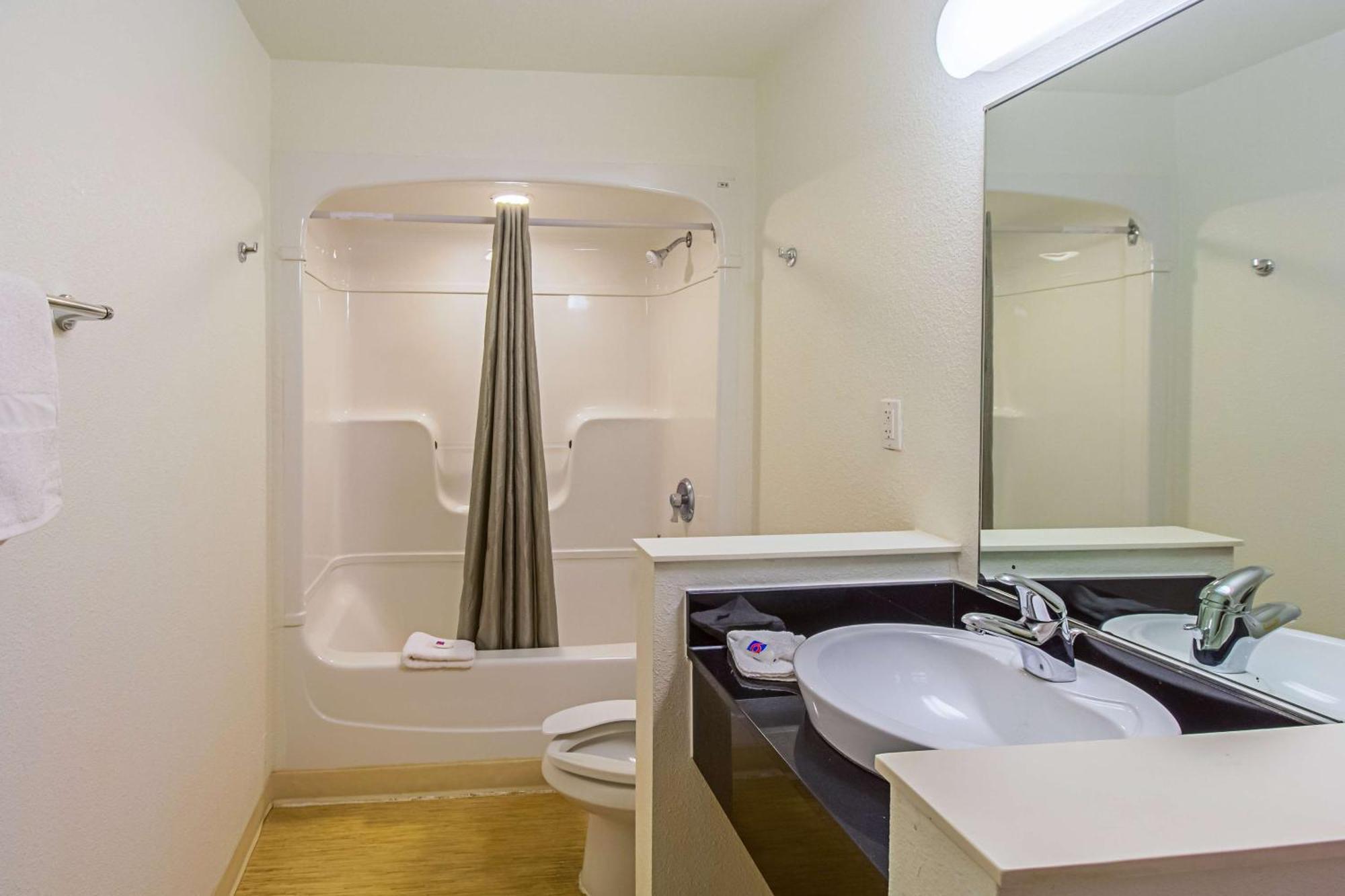 Quadruple Room - Non-Smoking